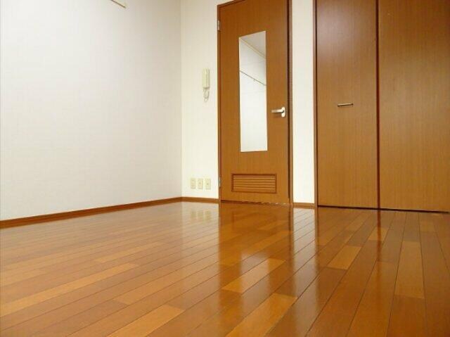 物件内観写真3　( )