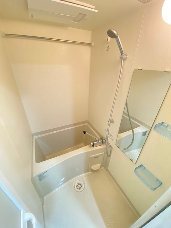 物件内観写真10　(ゆったり過ごせるお風呂です)