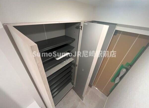 物件内観写真9　(収納スペース豊富です)