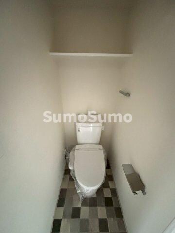 物件内観写真9　(ゆったりとした空間のトイレです)