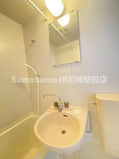 物件内観写真12　(スペースが確保できる洗面所です)