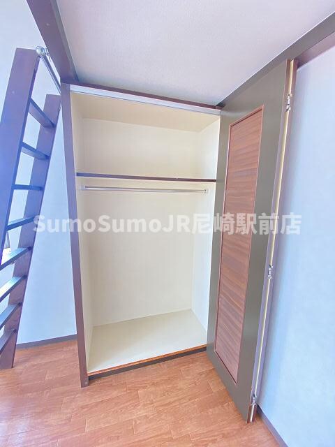 物件内観写真14　(便利な収納スペースです)