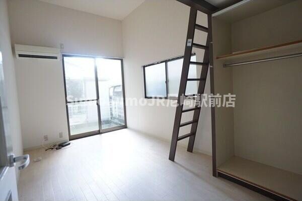 物件内観写真17　(ゆったり過ごせる居間です)