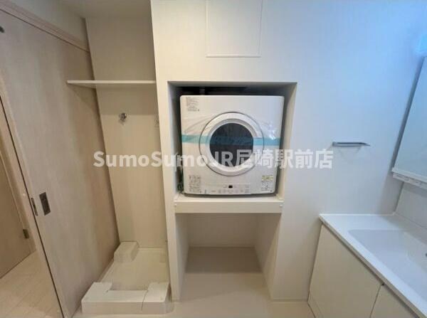 洗面・脱衣所(忙しい朝には欠かせない洗面所です)