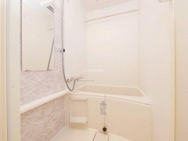 物件内観写真8　(日々の暮らしに欠かせないお風呂です)