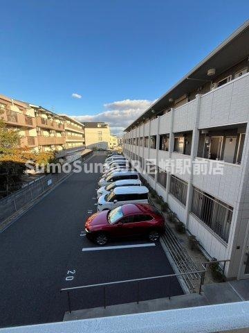 物件外観写真4　(駐車場があります)