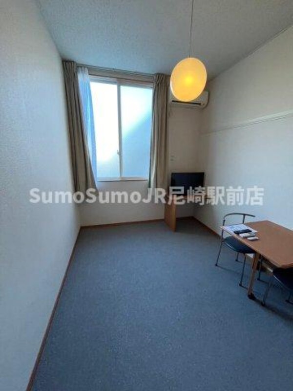 居室(ゆったり過ごせるリビングです)