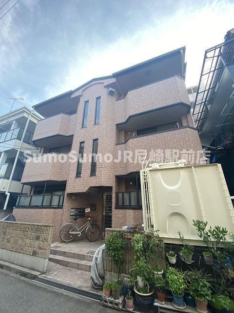 物件外観写真1　(おしゃれな外観です)