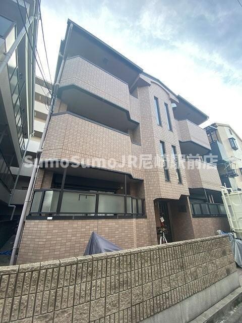 物件外観写真2　(外観は落ち着いています)