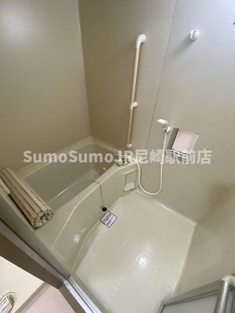 物件内観写真8　(落ち着いた空間のお風呂です)