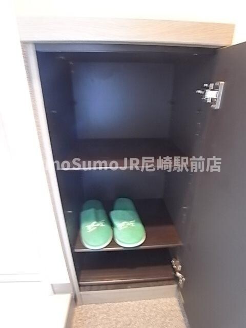 物件内観写真19　(大きなスペースがあり、収納には困りません)