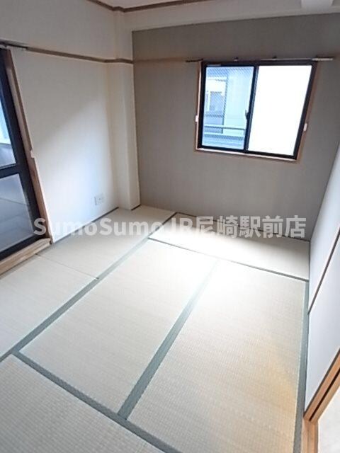 物件内観写真27　(和室、ちょっとしたくつろぎスペースにいかがでしょうか)