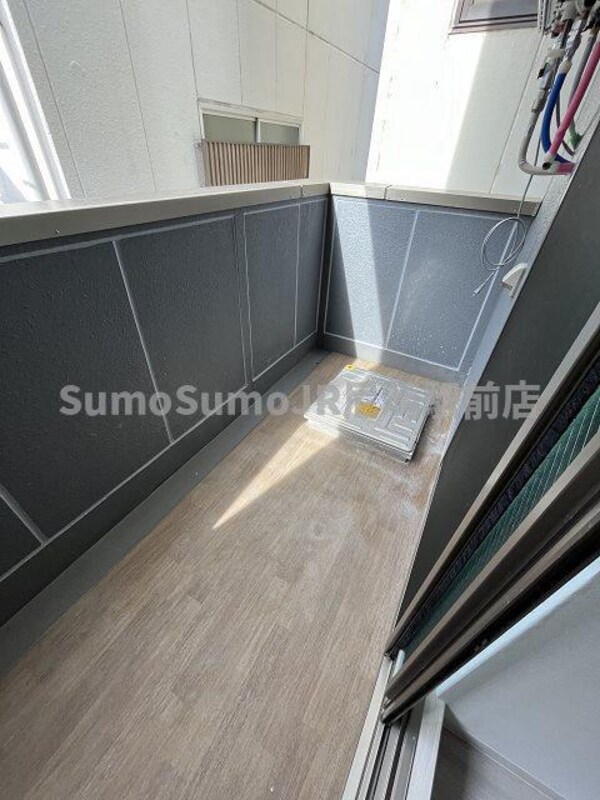 バルコニー(お洗濯にも便利なバルコニー付き)