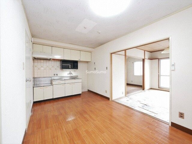 物件内観写真6　(使いやすい居間です)