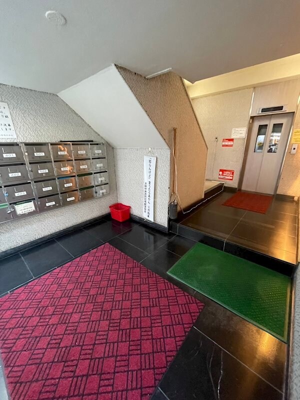 ロビー・ラウンジ(落ち着いたロビーです)