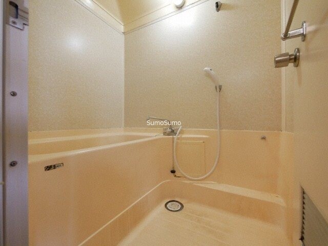 物件内観写真8　(きれいなお風呂です)