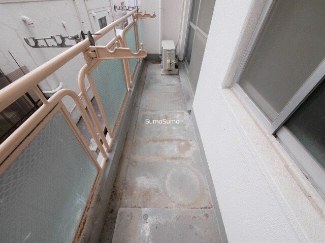 物件内観写真9　(バルコニーからの眺めを楽しみながら食事をしませんか)