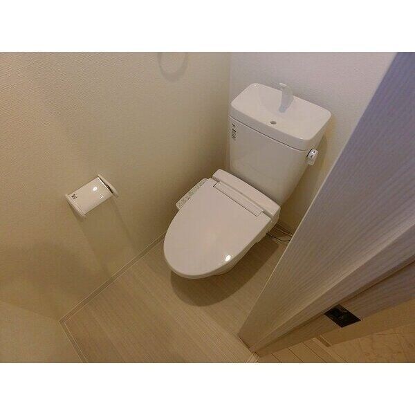 トイレ(ゆったりとした空間のトイレです)