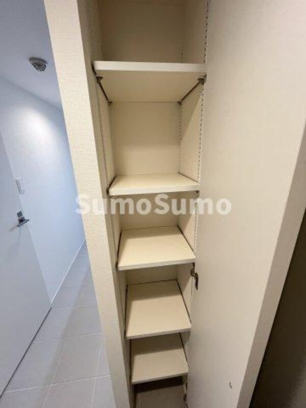 収納(小物を収納するのに便利です)