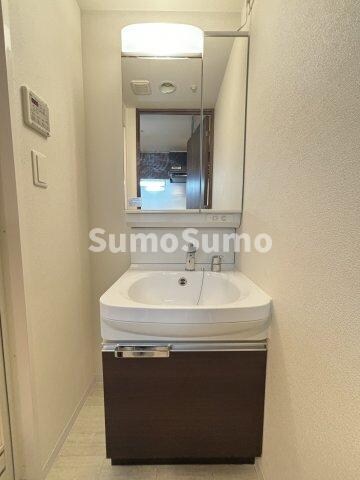 物件内観写真11　(忙しい朝には欠かせない洗面所です)