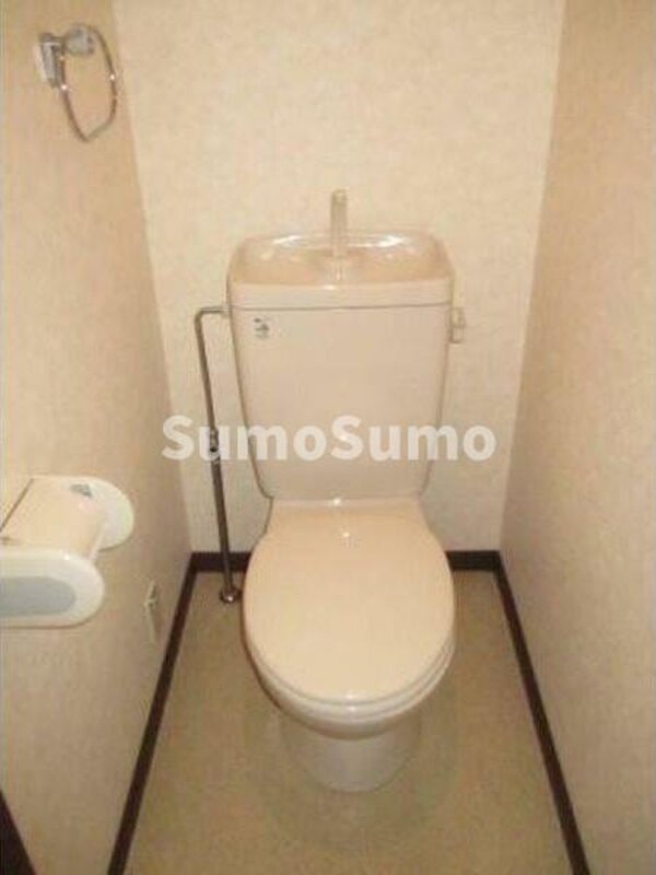 トイレ(シンプルで使いやすいトイレです)