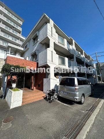 物件外観写真1　(きれいな外観です)