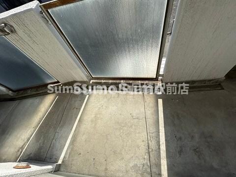 物件内観写真9　(お洗濯にも便利なバルコニー付き)