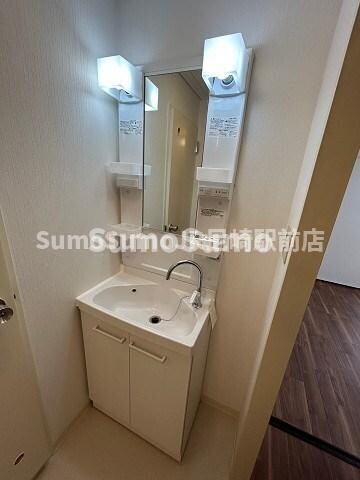 物件内観写真11　(スペースが確保できる洗面所です)