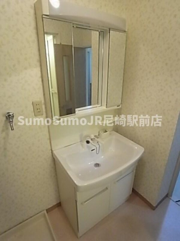 独立洗面台(使いやすい独立洗面台です)