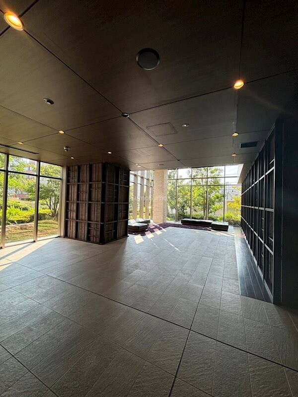 物件外観写真3　(ロビーです)