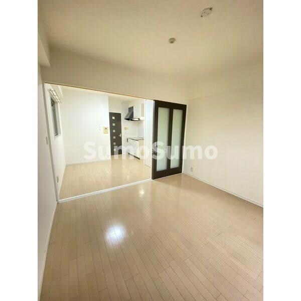 物件内観写真6　(使いやすい居間です)