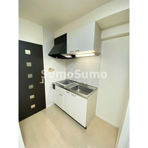 物件内観写真7　(コンパクトなキッチンで掃除もラクラク)