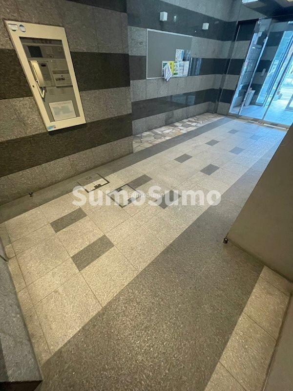 物件外観写真3　(ゆとりのあるロビーです)