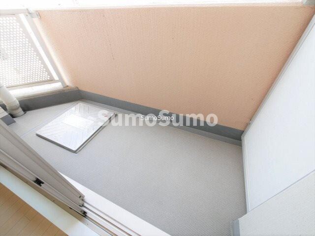 物件内観写真10　(お洗濯にも便利なバルコニー付き)