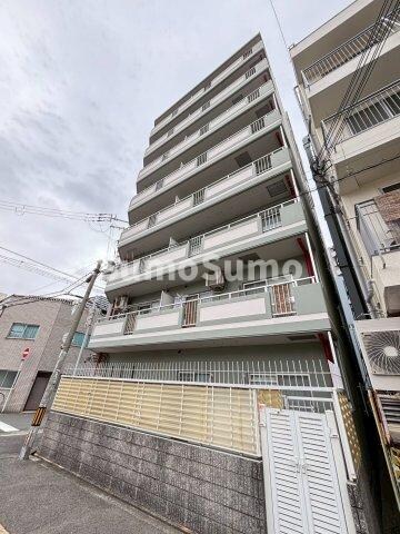 物件外観写真1　(落ち着いた雰囲気の外観です)