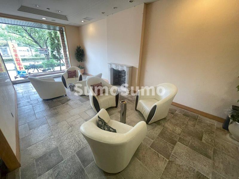 物件外観写真3　(きれいな外観です)