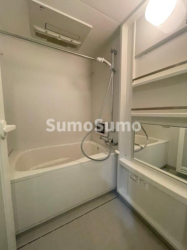 物件内観写真12　(日々の疲れを癒すお風呂付です)