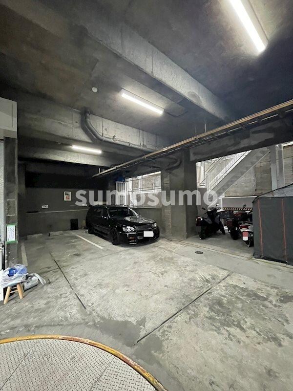 物件外観写真4　(駐車場に車を止められます)