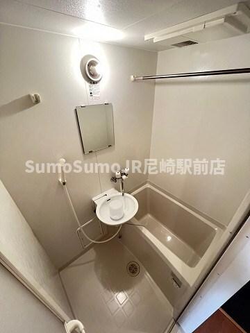 物件内観写真9　(コンパクトで使いやすいお風呂です)