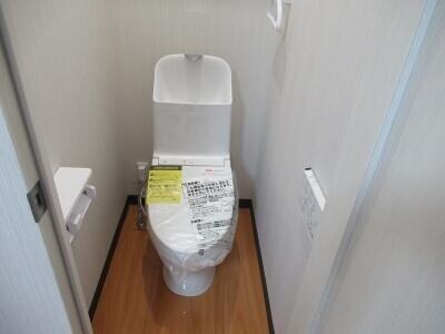 物件内観写真5　(別号室の写真を使用しています )