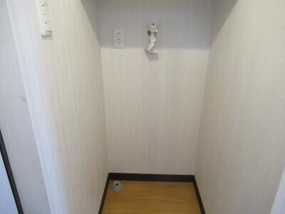 物件内観写真7　(別号室の写真を使用しています )