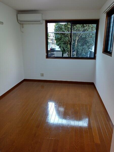 物件内観写真2　( )