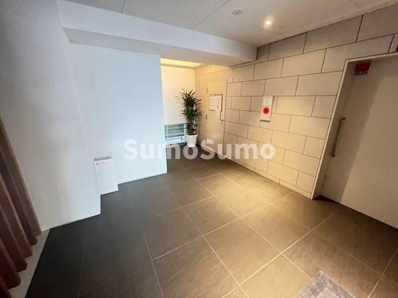 物件外観写真3　(外観は落ち着いています)