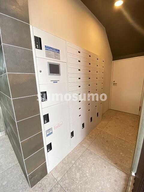 物件外観写真2　(便利な宅配ボックス完備♪)