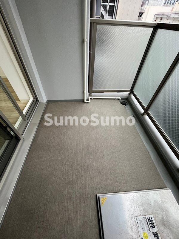 物件内観写真10　(お洗濯にも便利なバルコニー付き)