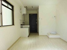 物件内観写真3　(ゆとりの広さです)