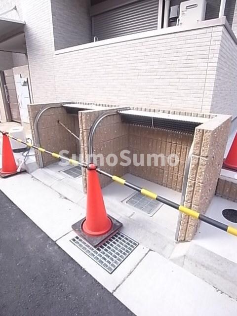 物件外観写真3　(落ち着いた雰囲気の外観です)