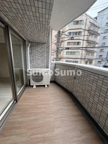 物件内観写真13　(お洗濯にも便利なバルコニー付き)