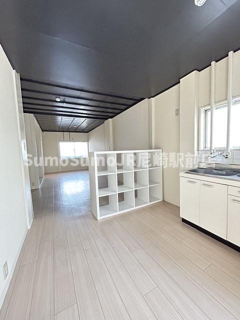 物件内観写真5　(ゆったり過ごせるリビングです)