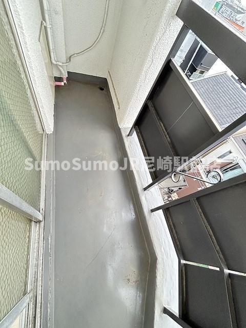 物件内観写真9　(バルコニーからの眺めを楽しみながら食事をしませんか)